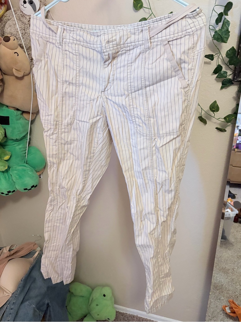 Women’s Straight-Leg Pinstripe Pants in White